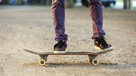 How To Ride A Skateboard Are You Beginner
