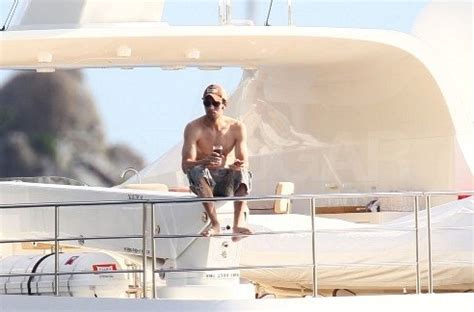 Men S Journal And Gorgeous Hunk S Enrique Iglesias Spotted On A Yacht