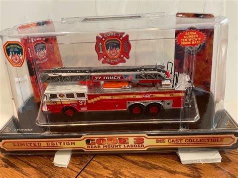 Code 3 164 Fdny Seagrave Rear Mount Hook And Ladder 174 Fire Dept New