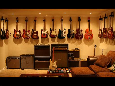 Guitar Center Acoustic Room Wahlertvold 99