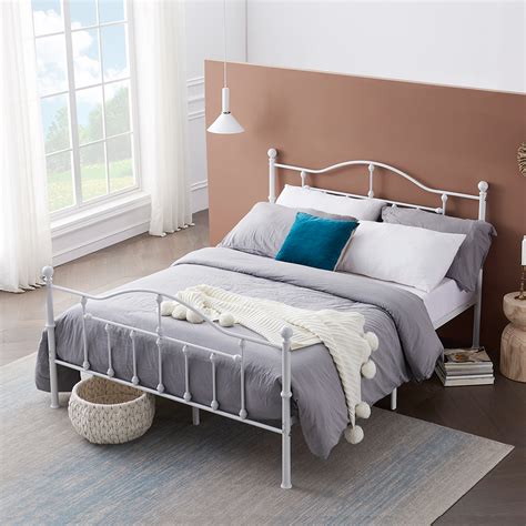 Vecelo Vintage Victorian Queen Size White Metal Platform Bed Frame With