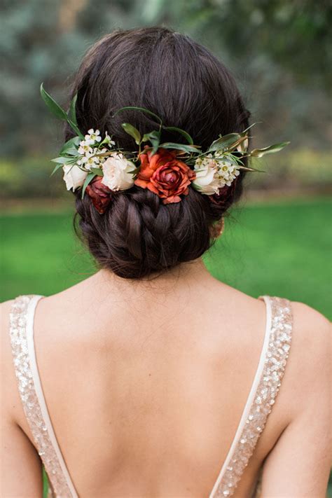 20 Gorgeous Wedding Hairstyles With Flowers Everafterguide