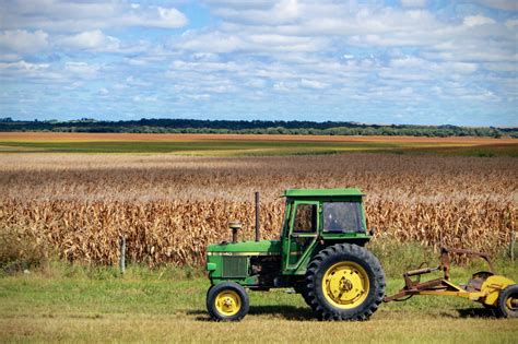 Images Gratuites Un Camion Campagne Ciel Couleurs Champ Tracteur