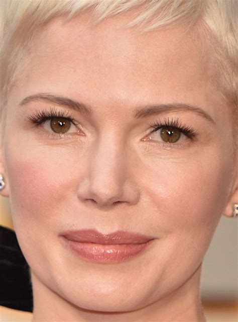 Close Up Of Michelle Williams At The 2017 Oscars Celebrity Hairstyles