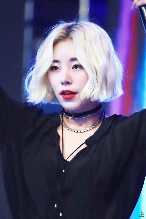 Wheein height, weight, age, body statistics are here. Wheein Mamamoo (com imagens) | Jung