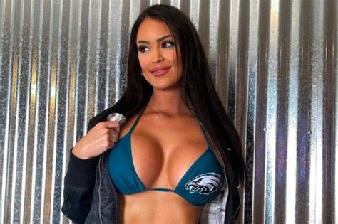 World S Sexiest Tennis Influencer Wears Super Bowl Themed Bras As Fans Go Wild Daily Star