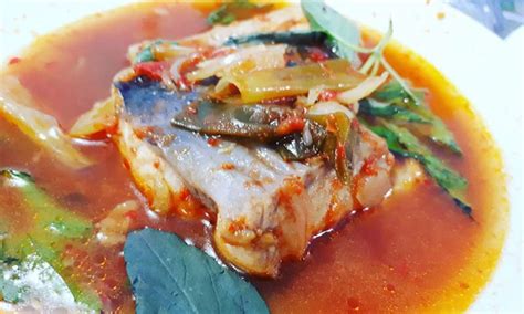 Pindang merupakan salah satu masakan khas sumsel , pindnag palembang disajikan menggunakan ikan patin, masakan ini sangat cocok dijadikan lauk pauk. Pindang Patin Khas Palembang Memiliki Rasa Bumbu yang Berkesan