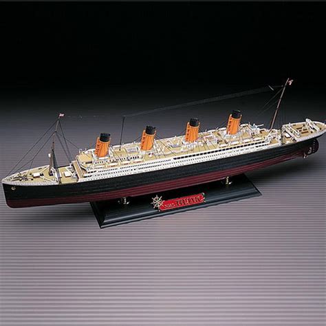 Academy The White Star Liner Rms Titanic Mcp Edition Passenger