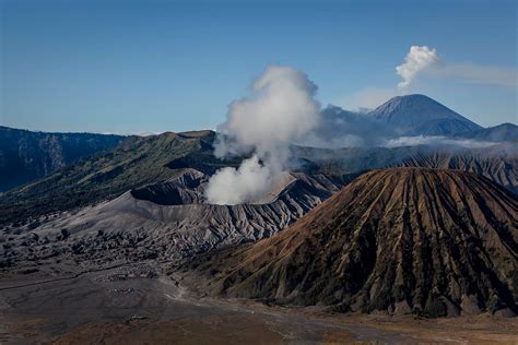 Indonesia Hindus Throw Live Animals Into Crater Of Mount Bromo Volcano