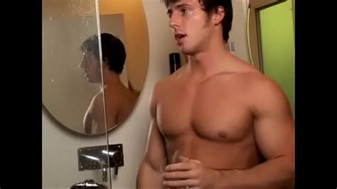 Reese And Topher Enjoy Showering Together
