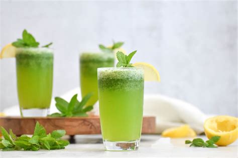 How To Make Refreshing Mint Lemonade Middle East Eye