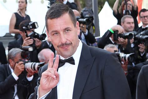 Adam Sandler To Host Saturday Night Live For First Time In May