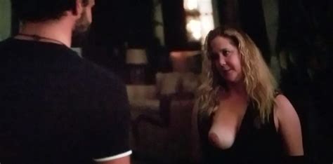 amy schumer s boob 2 photos video thefappening