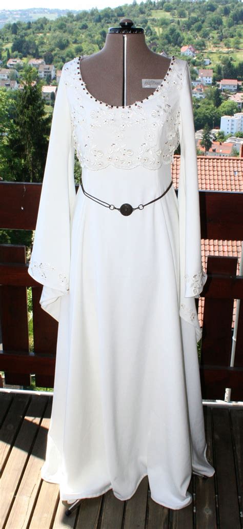 Lass dir das brautkleid deiner träume schneidern! Brautkleid Mittelalter