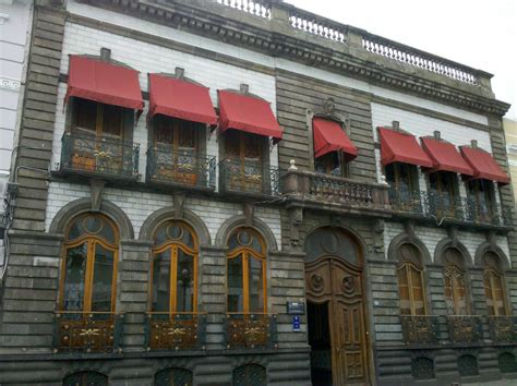 La casa da reina es una vivienda típica de minho reformada, que conserva su estructura original. File:Casa de la Reina, Puebla.jpg - Wikimedia Commons