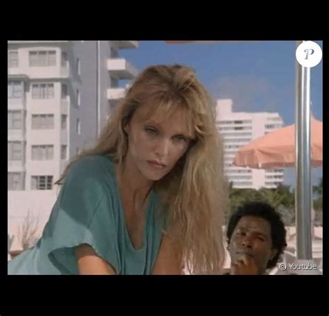 She has released eight singles between 1978 and 2011 and seven albums. Arielle Dombasle : Regardez-la il y a 20 ans, sexy en ...