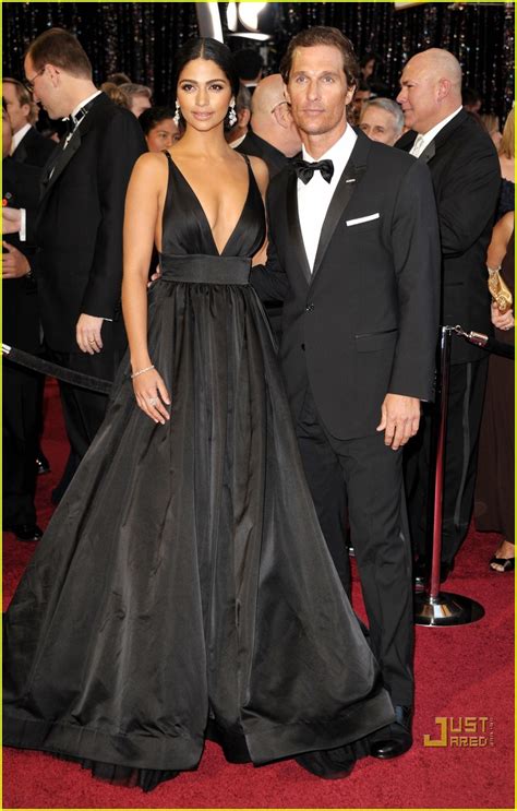 Matthew Mcconaughey And Camila Alves Oscars 2011 Red Carpet Photo