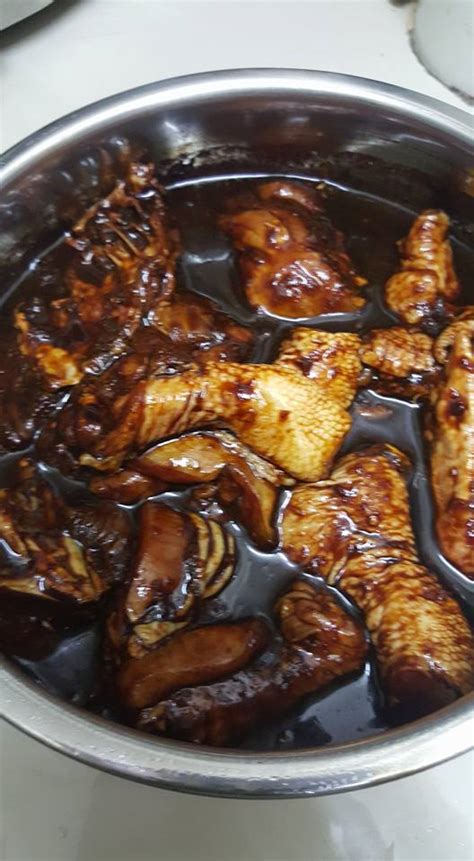 Selain mengandung gizi yang cukup tinggi, daging ayam juga relatif mudah ditemukan di sekitar kita. Cara Buat Ayam Masak Kicap Pedas Dengan Kuah Pekat. Lauk ...