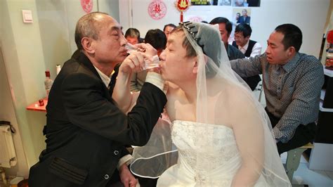 Unusual Love And Marriage Customs Of The World Lonely 46 Off