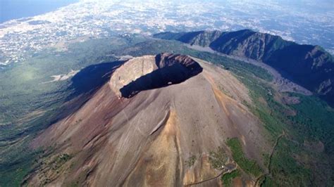 Sciame Sismico Sul Vesuvio 16 Lievi Scosse Nella Notte Voce Di Napoli