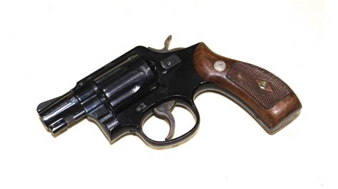 Superb Condition Smith And Wesson Model 12 Airweight 38 Snub Nosed