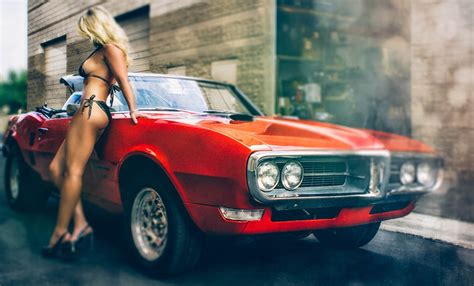 Muscle Car And Girls