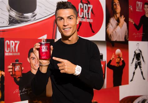 Uefa has been forced to consider whether to continue placing sugary drinks in front of players at press conferences. Cristiano Ronaldo lanza "CR7", su primera fragancia ...