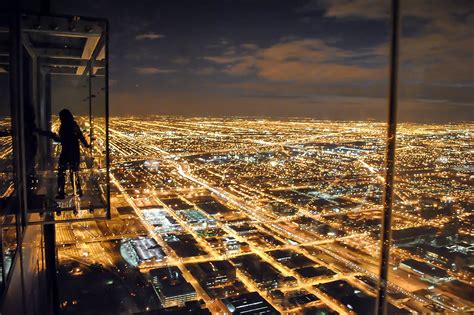 Skydeck Chicago Look Out From A Towering Observation Deck Go Guides