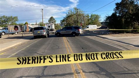 3 Killed By Gunman Who Shot Injured 2 Officers In New Mexico Police Say