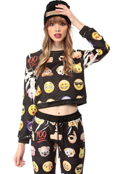 Emoji Print Quilted Crop Top Jas