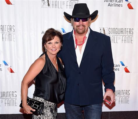 Tricia Lucus Toby Keith Wife Fast Facts You Need To Know