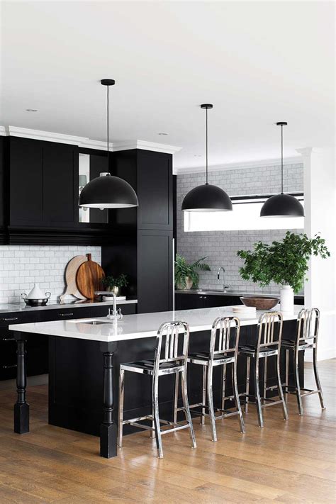 Drool Worthy Black And White Kitchen Designs