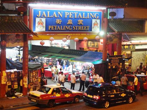 In case you're hungry or thirsty, the restaurants and stalls here are more than capable of quenching opening hours : Jalan Petaling, Chinatown, Kuala Lumpur | Jalan Petaling ...