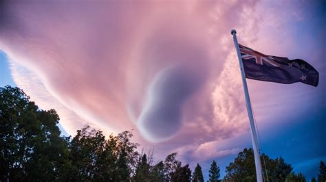 Some crazy beautiful lenticular cloud formations over Hanmer Springs tonight : newzealand