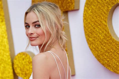Margot Robbie Reveals The Workout That Got Her In Shape For I Tonya