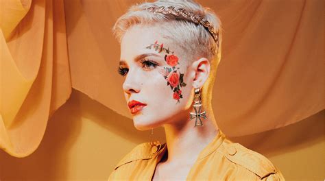 Halsey Reveals Artwork • Chorusfm