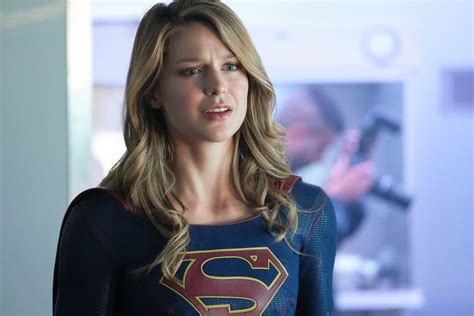 Supergirl Premiere Recap Kara Opens Her Eyes To Hate