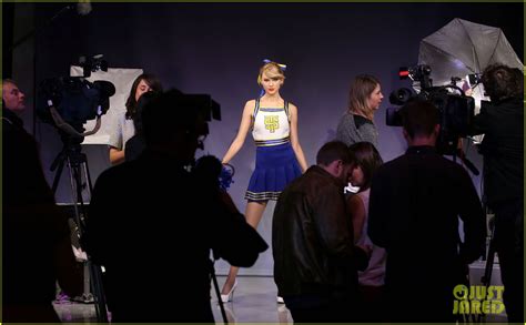 Photo Taylor Swifts New Wax Figure Makes Its Debut 13 Photo 3301806