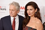 Michael Douglas defende esposa após ela dizer que cansou de ser humilde ...