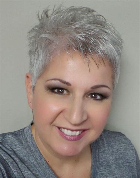 2023 Latest Short Haircuts For Grey Hair