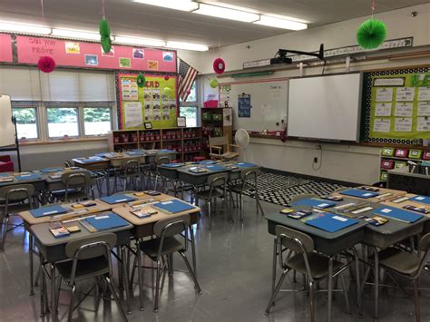 Polka Dot 4th Grade Classroom 4th Grade Classroom Kindergarten Classroom Setup Classroom Setup