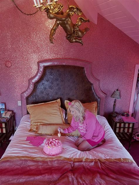 Madonna Inn Once Upon A Dollhouse Madonna Inn Rooms Pink Apartment