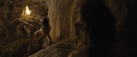 Nude Video Celebs Aruna Shields Nude Ao Le Dernier Neandertal