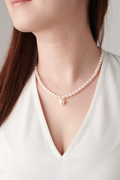 What Does Pearl Jewelry Symbolize