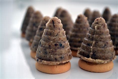 Kids can help with any cookie recipe. WASP NESTS are one of the most popular types of Christmas cookies in many czech households ...