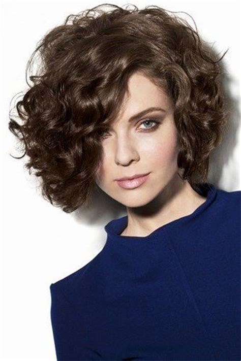 17 Short Curly Hair With Bangs New Inspiraton