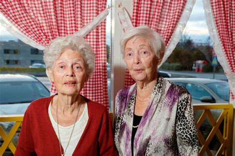 Oldest living Icelandic twins celebrate 96th birthday - Iceland Monitor