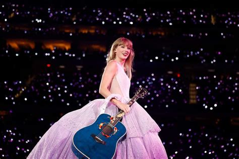 Taylor Swift Shares Long Live Performance Clip And Releases Extended