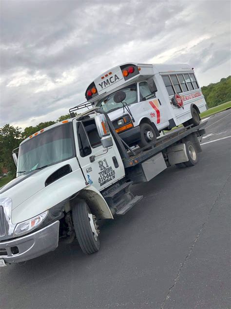 Fleet Vehicle Towing | Nashville | R1 Towing Services