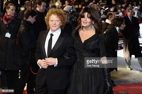 Singer Mick Hucknall Photos And Premium High Res Pictures Getty Images
